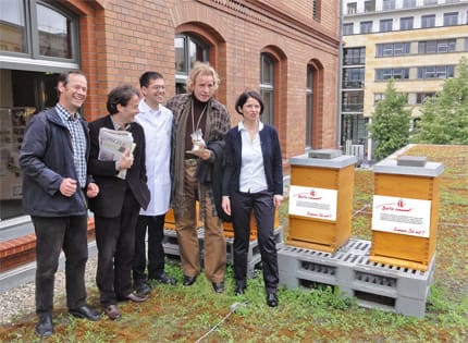 Thomas Gottschalk (Fernseh-Moderator) und Petra Mai-Hartung (Geschäftsführerin des Berliner Studentenwerkes).